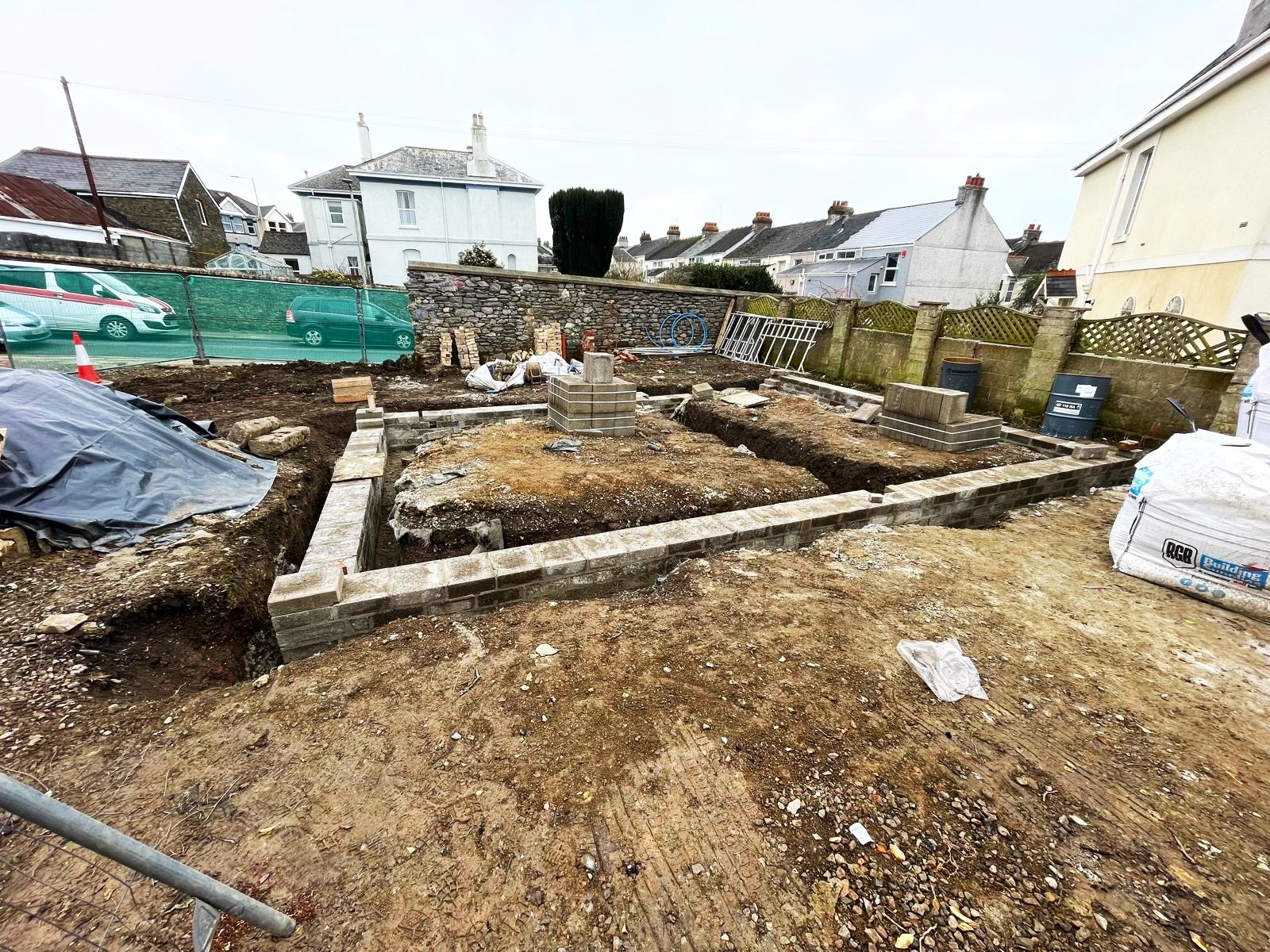 building contractors PL1